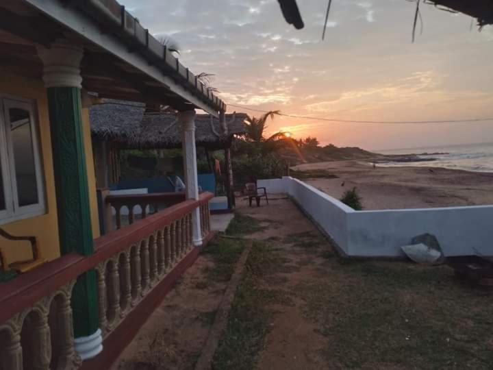 Happy Beach Guest House Hambantota Εξωτερικό φωτογραφία